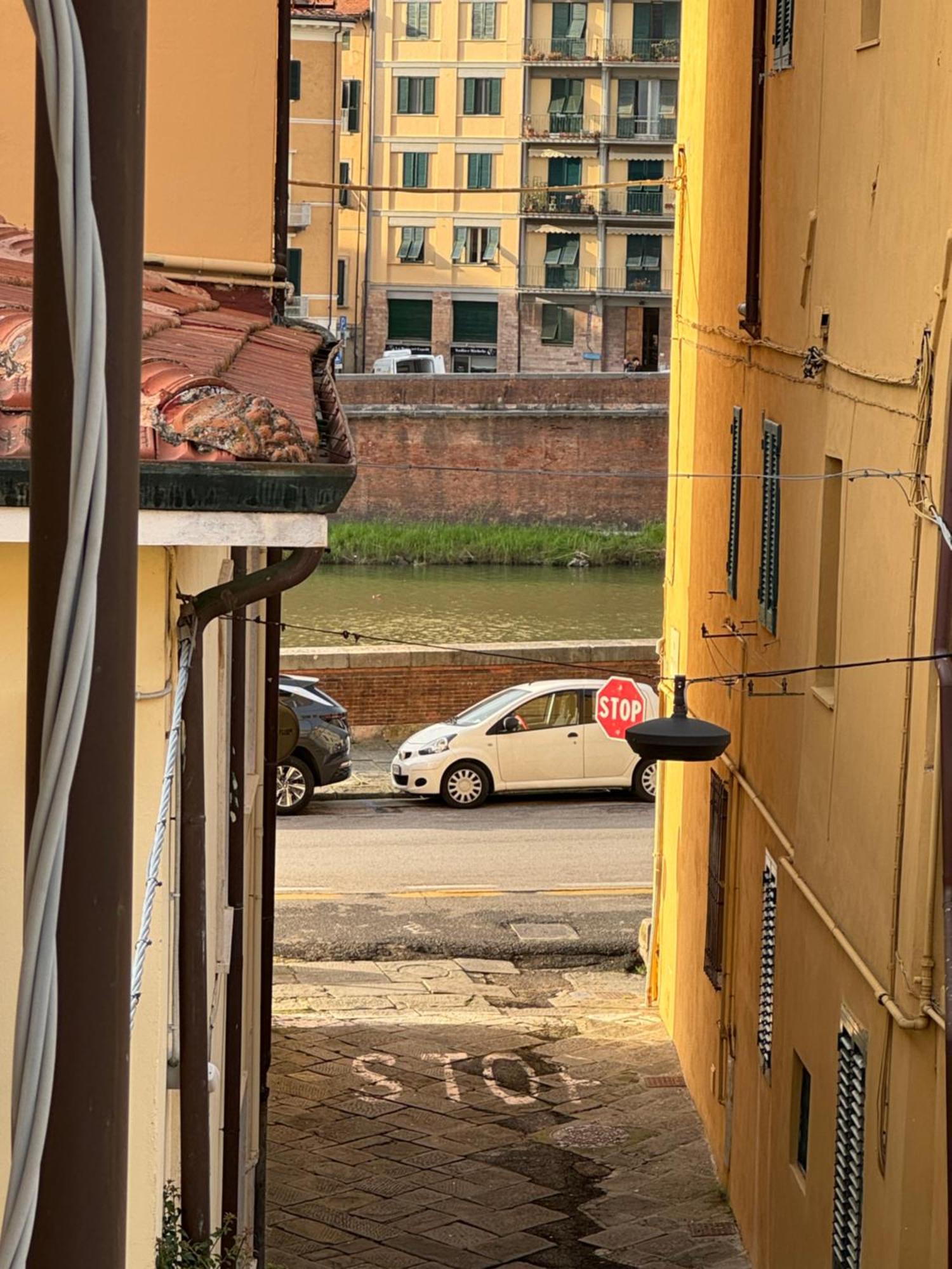 The Beautiful River Pisa Exterior foto